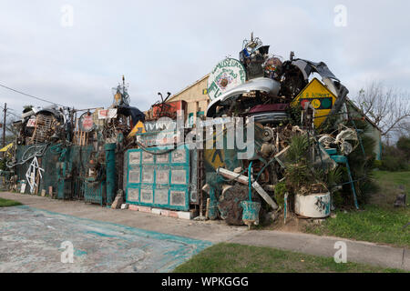 Lonnie Flanagan s Junk Barn a collection of mechanical sculpture