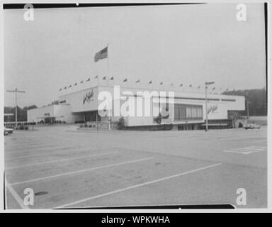 Lord & Taylor, business in Bala-Cynwyd, Pennsylvania. Stock Photo