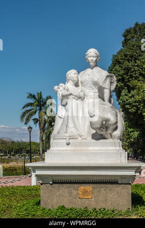 La Madre Filipina (Filipina Mother) statue, Rizal Park, Manila ...