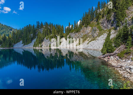 Snow Lake at the end of the Snow Lake Trail leading into the Alpine Lakes Wilderness, Mt. Baker–Snoqualmie National Forest, Washington State, USA Stock Photo