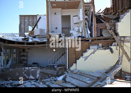 Treasure Cay, ABACO, BAHAMAS. 9th Sep, 2019. A damaged condo in the resort community city of iTreature Cay on Abaco Island in the Bahamas on Monday. The area was hard hit by hurricane Dorian. Credit: Robin Loznak/ZUMA Wire/Alamy Live News Stock Photo