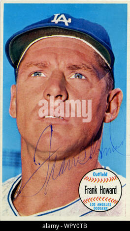 Autographed 1960's era baseball card of star player Ron Santo with