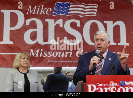 Creve Coeur, Missouri, USA. 9th Sep 2019. Missouri Governor Mike Parson, with first lady Teresa Parson standing near, announces he will seek to be reelected as Governor, during a campaign stop in Creve Coeur, Missouri on Monday, September 9, 2019. Parson formally announced in his hometown of Bolivar, Missouri on September 8, 2019 and has spent the day announcing in several locations around the state. Photo by Bill Greenblatt/UPI. Credit: UPI/Alamy Live News Stock Photo