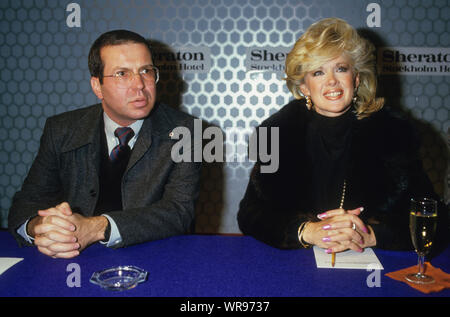 Connie Stevens American singer and actress with Frank Sinatra J:r in Stockholm Stock Photo