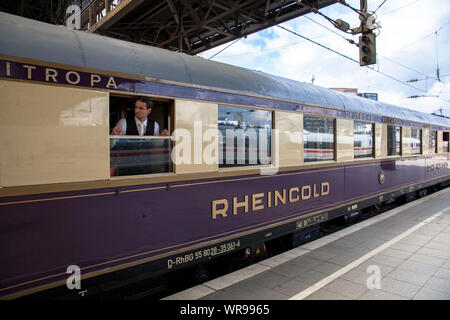 historical Rheingold train in the main station, Cologne, Germany.  historischer Rheingold Zug im Hauptbahnhof, Koeln, Deutschland. Stock Photo