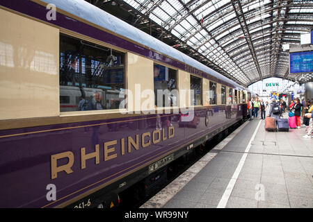 historical Rheingold train in the main station, Cologne, Germany.  historischer Rheingold Zug im Hauptbahnhof, Koeln, Deutschland. Stock Photo