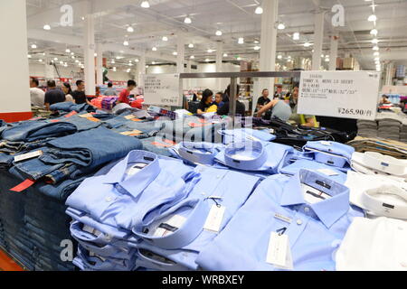 Costco clothes hi-res stock photography and images - Alamy