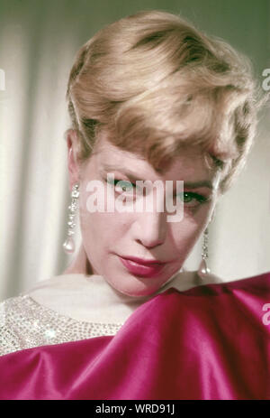 Hildegard Knef, deutsche Sängerin und Schauspielerin, Deutschland 1955. German chanson singer and actress Hildegard Knef, Germany 1955. Stock Photo