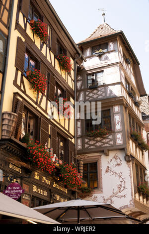 Au Vieux Strasbourg, an Alsatian restaurant on Rue du Maroquin in the Petite France quarter of Strasbourg, France. Stock Photo