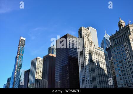 Chicago, Illinois, USA. An architectural contrast along the the south bank of the Chicago River. Stock Photo