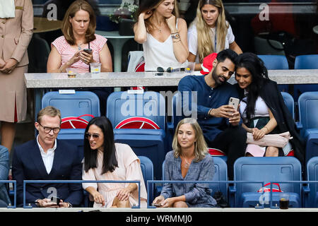 Jennifer Connelly and Paul Bettany Celebrities at the 2012 U.S. Open to  watch the Women's Final New York City, USA - 09.09.12 Stock Photo - Alamy