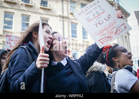 High school students shout slogans during a protest outside the Town Hall in Sheffield. Credits Ioannis Alexopoulos / Alamy Stock Photo