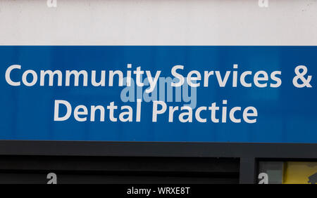 Sign outside Ropewalks Health Centre in Liverpool Stock Photo