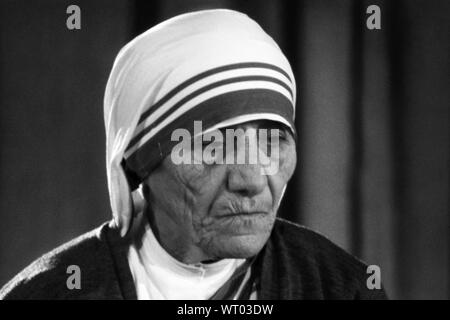 Mother Teresa (Anjezë Gonxhe Bojaxhiu), Albanian-born Roman Catholic nun, Calcutta missionary, and founder of the Missionaries of Charity. Photo by Bernard Gotfryd, 1971. Stock Photo