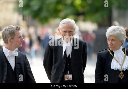 Norman Fowler, Baron Fowler - Speaker in the House of Lords (centre) with Sarah Clarke 'Black Rod' (Lady Usher of the Black Rod) walking from Parliame Stock Photo