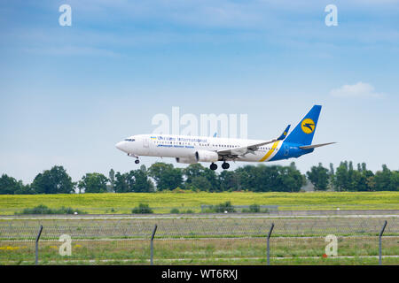 Boryspil, Ukraine - August 3, 2019: Ukraine International Airlines Boeing 737 is langing in the airport Stock Photo