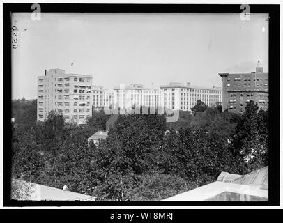 MEMORIAL CONTINENTAL HALL. VIEW FROM ROOF OF CONTINENTAL HALL TOWARD INTERIOR DEPARTMENT BUILDING Stock Photo