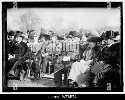 MEYER, GEORGE VON L. WITH MRS. TAFT; SOLDIERS AND SAILORS MONUMENT AT ANNAPOLIS Stock Photo