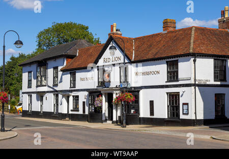 Red Lion Street in the historic Norfolk market town of Aylsham with ...