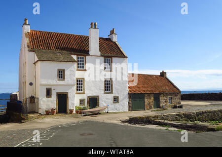 Gyles House by the harbour in the Fife fishing village of Pittenweem which was built in 1626 for Captain James Cook. Now a Grade 1 listed building Stock Photo