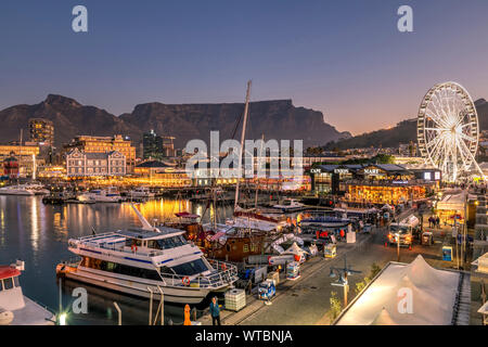 Victoria & Alfred (V&A) Waterfront with Table Mountain in the background, Cape Town, Western Cape, South Africa Stock Photo