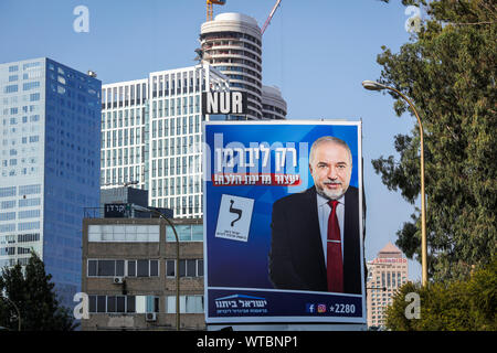 Tel Aviv, Israel. 11th Sep, 2019. An election campaign banner of Avigdor Lieberman, head of the Israeli Yisrael Beiteinu party, is seen ahead of the snap Israeli legislative election, scheduled to take place on 17 September 2019. Credit: Ilia Yefimovich/dpa/Alamy Live News