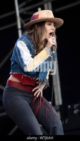 Lainey Wilson Live at The Long Road Stock Photo - Alamy