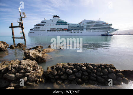 Picture by Tim Cuff - 25 January 2019 - Arrival of cruise ship Seabourn Encore into Port Nelson, New Zealand Stock Photo