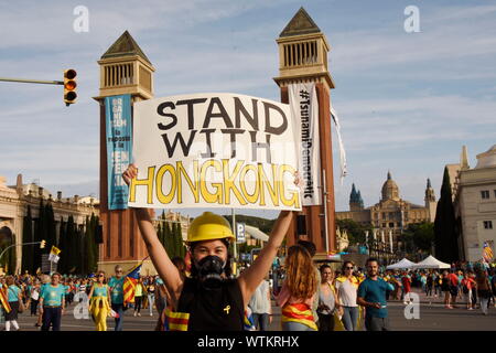 Barcelona, Spain. 11th Sep, 2019. Thousands turned out in central Barcelona to celebrate Catalan national day, held each year on 11 September to commemorate the war of 1714 when the Spanish defeated the Catalans leading to a period of oppression. The event has been increasingly political in recent years due to the independence struggle and imprisonment on Catalan members of parliament currently awaiting sentencing for advocating independence for the province. Credit: Rod Harbinson/ZUMA Wire/Alamy Live News Stock Photo