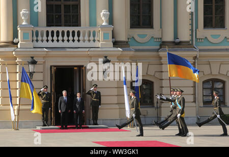 Kyiv, Ukraine. 12th Sep, 2019. Honor Guard march with a flag of Ukraine in front of Presidents of Ukraine Volodymyr Zelenskyy (R) and his Finland counterpart Sauli Niinisto (L) in Kyiv, Ukraine, September 11, 2019. President of Ukraine Volodymyr Zelenskyy hold negotiations with President of Finland Sauli Niinisto as part of his official visit to Ukraine. Credit: Sergii Kharchenko/ZUMA Wire/Alamy Live News Stock Photo