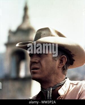 STEVE McQUEEN as Vin Tanner in THE MAGNIFICENT SEVEN 1960 director John Sturges The Mirisch Company / Alpha Productions / United Artists Stock Photo