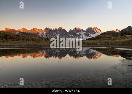 Austria, Tyrol, Grinzens, Salfeins, evening mood at the Salfeinssee in the Stubai Alps Stock Photo