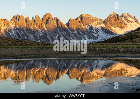 Austria, Tyrol, Grinzens, Salfeins, morning mood at the KalkkÃ¶gel reflected in the Salfeinssee Stock Photo