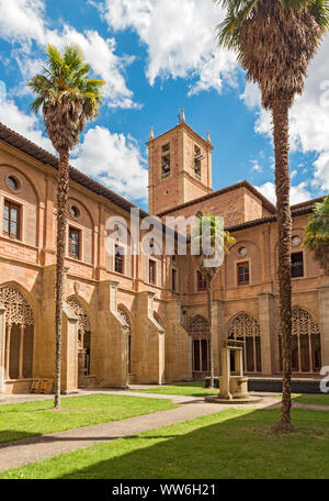 Cloister of Santa María la Real monastery, Nájera, La Rioja, Spain Stock Photo