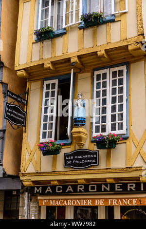 France Brittany Finista Re Department Quimper Rue Ka C Ra C On Half Timbered House Salon De Tha C Macaronerie Stock Photo Alamy