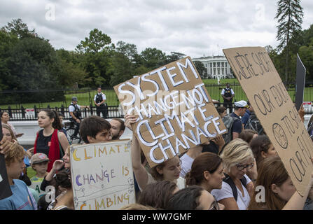 Washington DC, USA. 13th Sep 2019. Students take part in the School Strike for Climate reform at the Ellipse near the White House in Washington, D.C. on Friday, September 13, 2019.     Photo by Tasos Katopodis/UPI Credit: UPI/Alamy Live News Stock Photo
