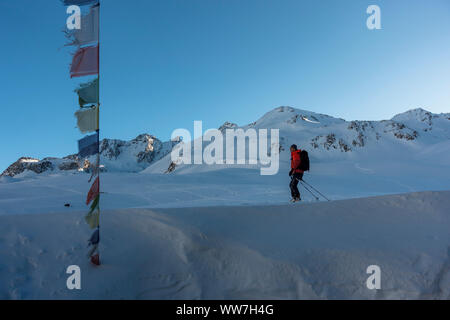 Austria, Tyrol, St. Sigmund in Sellrain, ski tourer setting off from the Pforzheimer HÃ¼tte Stock Photo