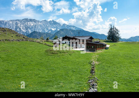 Austria, Tyrol, Kufstein, Kaiser Mountains, Ritzaualm in front of the backdrop of the Wilder Kaiser Stock Photo