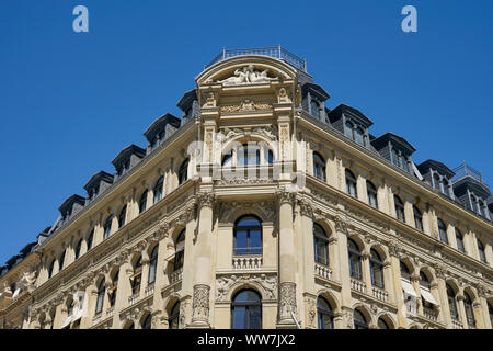 Germany, Hesse, Frankfurt on the Main, Opera Square, impressive residential and commercial building of the Neo-Renaissance period (1881), facade Stock Photo