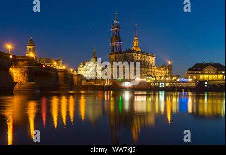 Germany, Saxony, Dresden at night, from the left: Augustus Bridge, Georgenbau, cathedral St. Trinitatis, behind the Hausmannsturm, Italian village Stock Photo