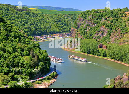 River cruise ships in the Rhine Valley with the Loreley rock near St. Goarshausen, Rhine, Middle Rhine valley, Rhineland-Palatinate, West Germany, Germany Stock Photo