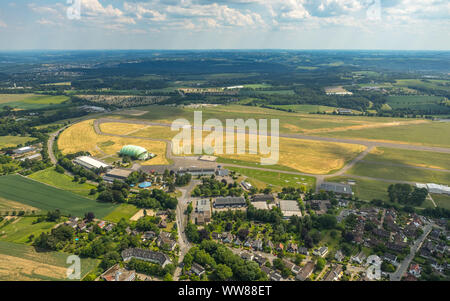 Aerial view, Essen Airport Muelheim, airfield, runway, demolition AGIPLAN at WindmÃ¼hlenstraÃŸe ZeppelinstraÃŸe, MÃ¼lheim an der Ruhr, Ruhrgebiet, North Rhine-Westphalia, Germany Stock Photo