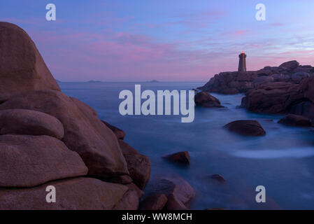 Bay with monolith and lighthouse at sunset, Saint Mathieu lighthouse ...