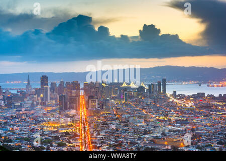 San Francisco, California, USA downtown skyline at dawn.