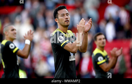 Southampton's Maya Yoshida acknowledges the fans after the final whistle during the Premier League match at Bramall Lane, Sheffield. Stock Photo