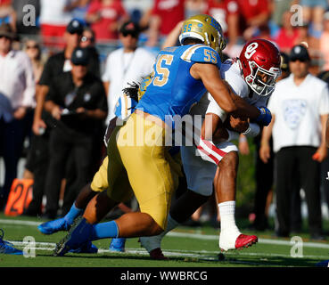 Oklahoma Sooners defensive tackle Jalen Redmond (31) celebrates during an  NCAA football game against the UCLA Bruins on Saturday, Sep. 14, 2019 in  Pasadena, Calif. (Ric Tapia via AP Stock Photo - Alamy