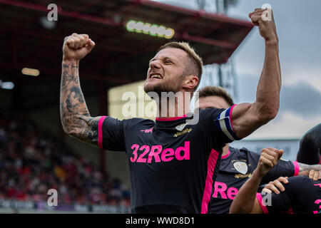 Barnsley, UK. 15th Sep, 2019. Liam Cooper of Leeds United celebrates .EFL Skybet championship match, Barnsley v Leeds United at Oakwell in Barnsley on Sunday 15th September 2019. this image may only be used for Editorial purposes. Editorial use only, license required for commercial use. No use in betting, games or a single club/league/player publications. pic by Lewis Mitchell/Andrew Orchard sports photography/Alamy Live news Credit: Andrew Orchard sports photography/Alamy Live News Stock Photo