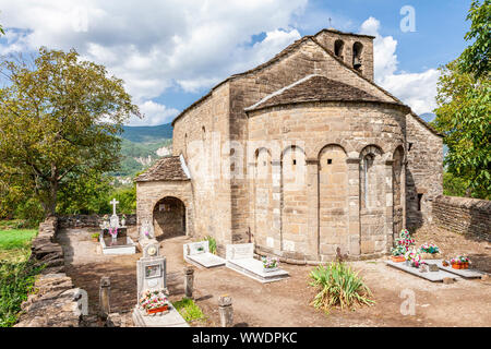 Church in Oros Bajo village, Tena Valley, Huesca, Spain Stock Photo
