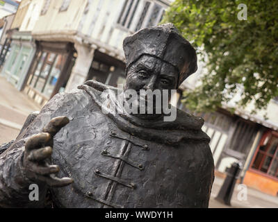 IPSWICH, SUFFOLK, UK - AUGUST 11, 2018:    Closeup of the statue of Cardinal Thomas Wolsey in St Peter's Street by David Annand Stock Photo