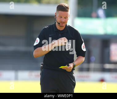 London, Inited Kingdom. 15th Sep, 2019. LONDON, UNITED KINGDOM SEPTEMBER 15. Referee Ryan Atkin during Barclays FA Women's Spur League between Tottenham Hotspur and Liverpool at The Hive Stadium, London, UK on 15 September 2019 Credit: Action Foto Sport/Alamy Live News
